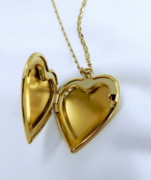 Collier gros coeur doré qui s'ouvre pour mettre une photo couleur or jaune