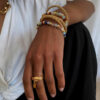 ensemble de bracelets destiny porte bonheur avec des pierres naturelles multicolores,porté avec des joncs dorés